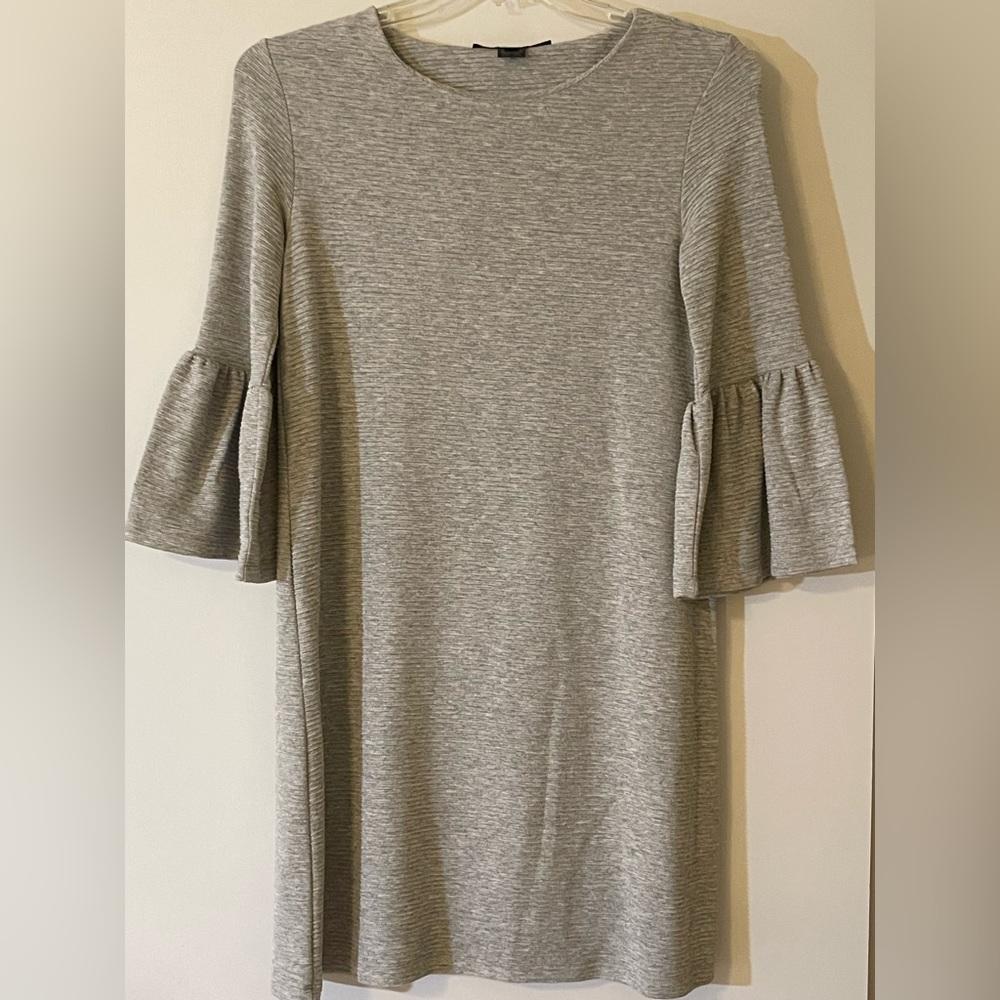 French Connection Gray Ribbed Knit Ruffled Bell Sleeve Mini Shift Dress Size 2
